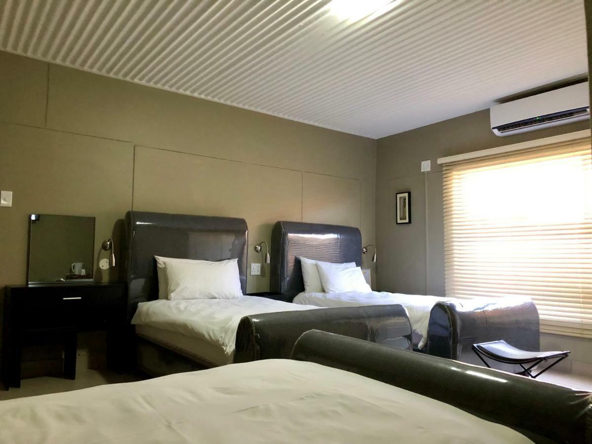 City Lodge Etosha Omuthiya Экстерьер фото
