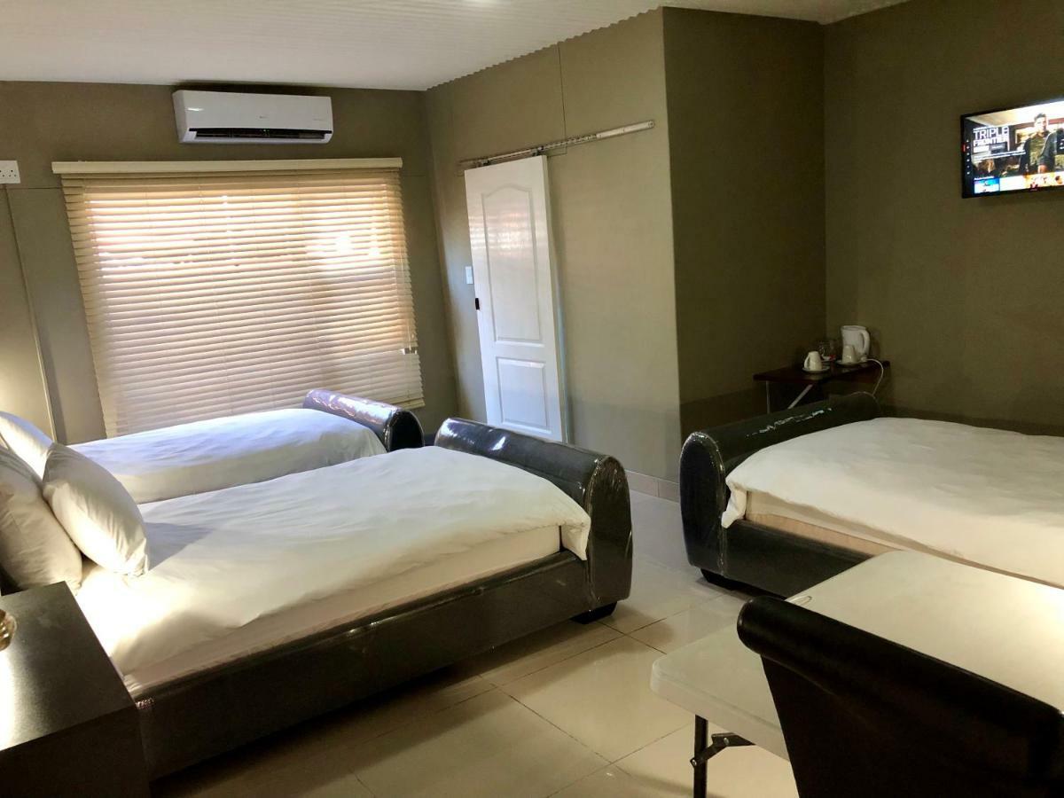 City Lodge Etosha Omuthiya Экстерьер фото
