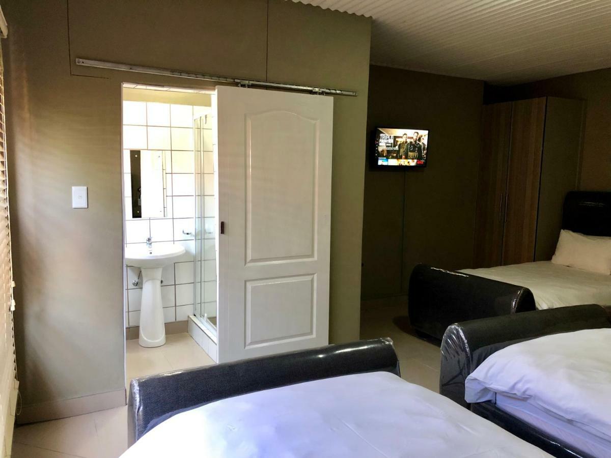 City Lodge Etosha Omuthiya Экстерьер фото